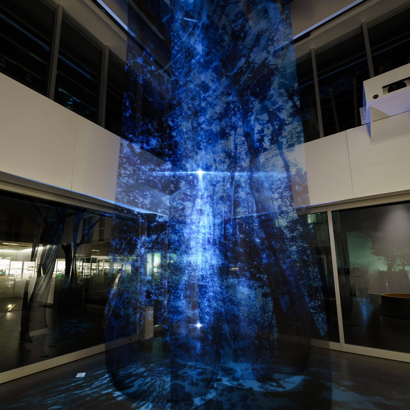 鍛治瑞子様 「SPILT WATER…?」展でのインスタレーション展示作品を当社のFabright®にて製作