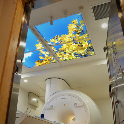 MRI検査時の患者の不安緩和を目指す天井照明「Fabright Healthcare」を岐阜大学医学部附属病院様が採用